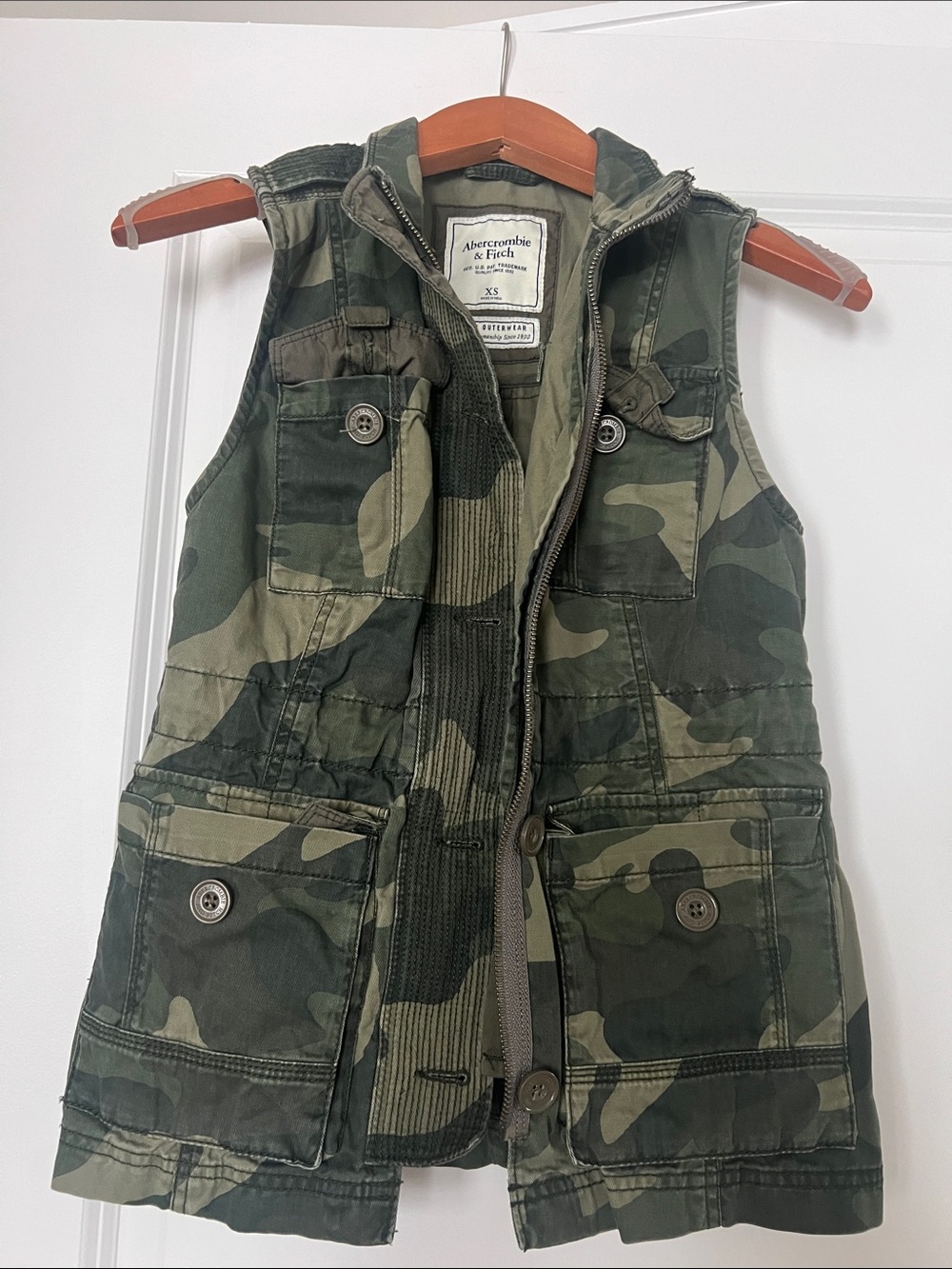 Abercrombie & Fitch Women’s Camo Utility Vest - Green